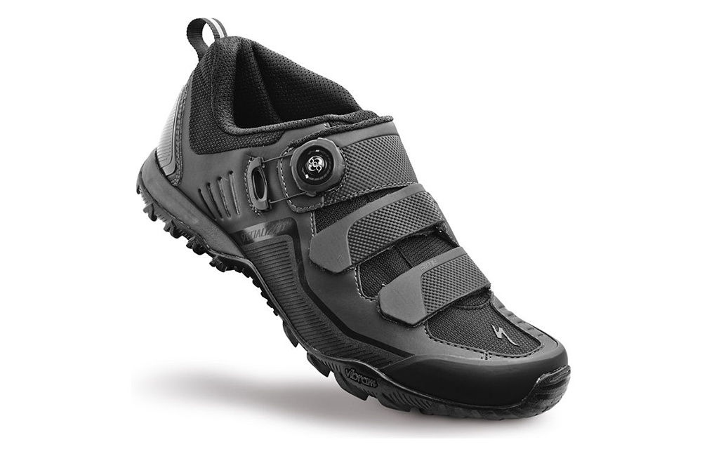 chaussure specialized pied large