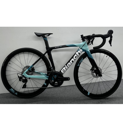 BIANCHI v&eacute;lo route Oltre XR3 CV DISC SHIMANO 11S  vert noir 